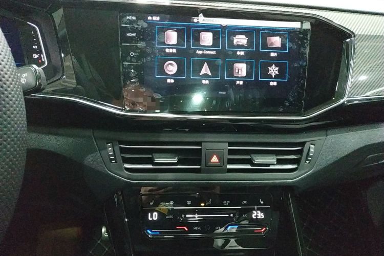 Used Volkswagen Tayron X 2020 330TSI Two-Wheel Drive Flagship Smart Connectivity Version Audio And AC Panel