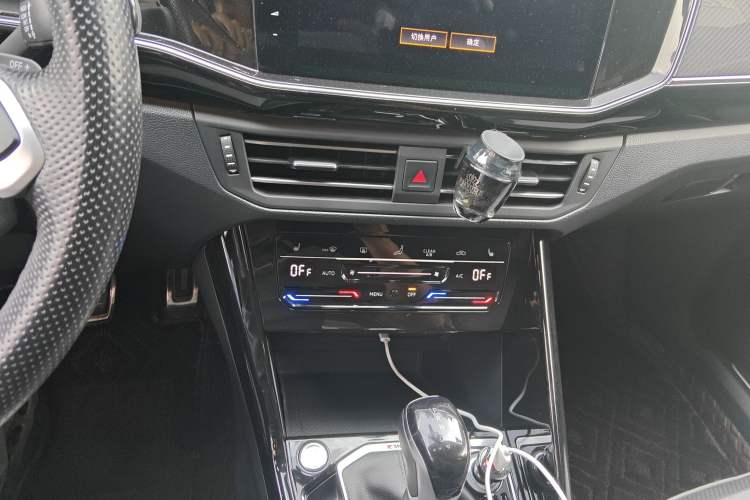 Used Volkswagen Tayron X 2020 380TSI Four-Wheel Drive Dynamic Connect Edition Audio And AC Panel