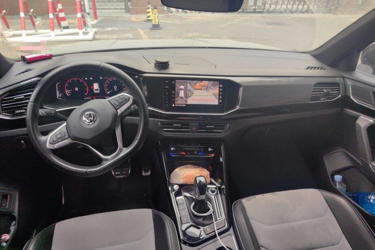 Used Volkswagen Tayron X 2020 330TSI Two-Wheel Drive Flagship Smart Connectivity Version Center Console