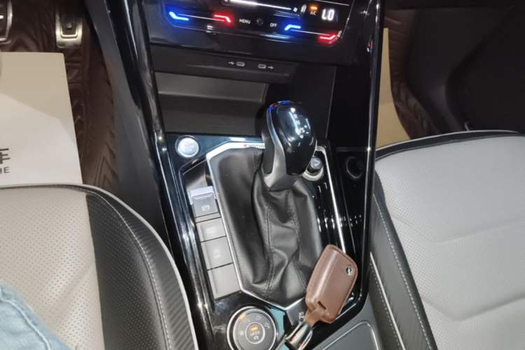 Used Volkswagen Tayron X 2020 380TSI Four-Wheel Drive Prestige Connected Version Gear Lever