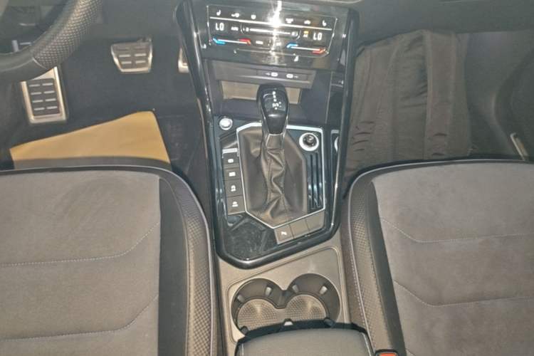 Used Volkswagen Tayron X 2020 330TSI Two-Wheel Drive Luxury Smart Connectivity Version Gear Lever