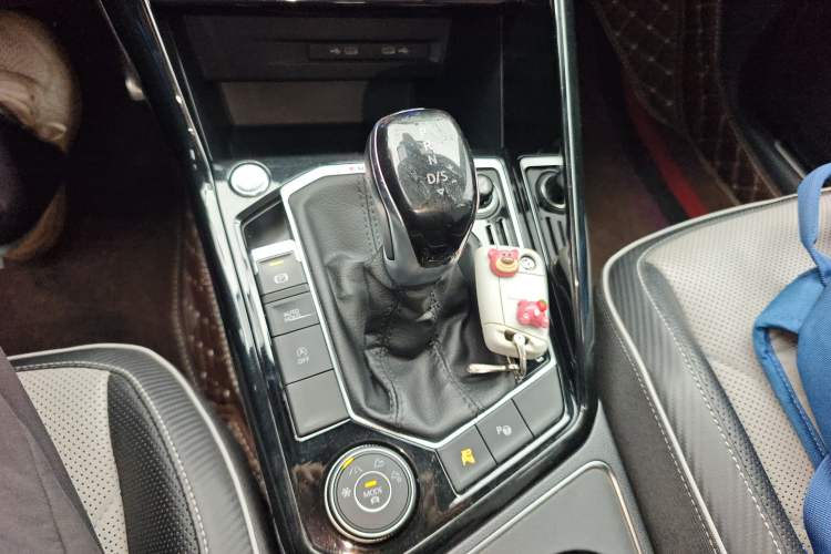 Used Volkswagen Tayron X 2020 380TSI Four-Wheel Drive Prestige Connected Version Gear Lever