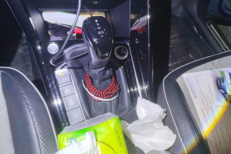 Used Volkswagen Tayron X 2020 330TSI Two-Wheel Drive Luxury Smart Connectivity Version Gear Lever