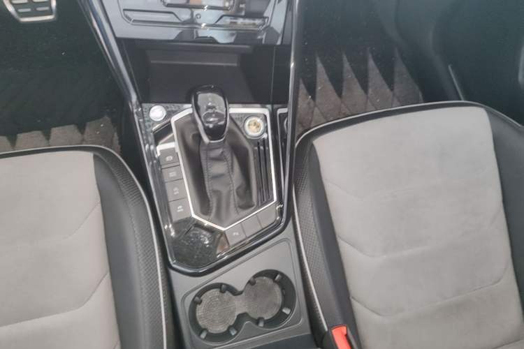 Used Volkswagen Tayron X 2020 330TSI Two-Wheel Drive Luxury Smart Connectivity Version Gear Lever
