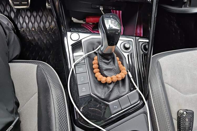 Used Volkswagen Tayron X 2020 330TSI Two-Wheel Drive Luxury Smart Connectivity Version Gear Lever