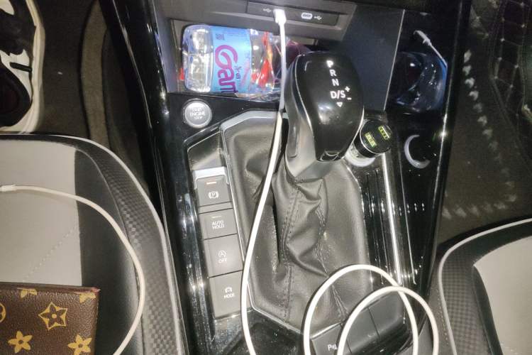 Used Volkswagen Tayron X 2020 330TSI Two-Wheel Drive Luxury Smart Connectivity Version Gear Lever