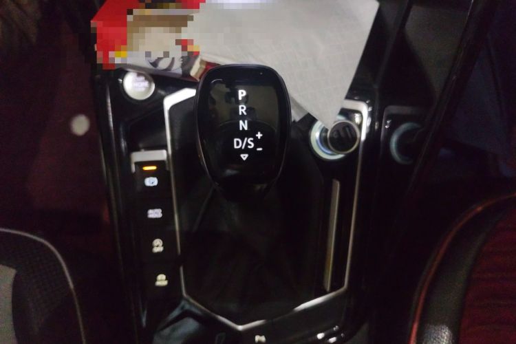Used Volkswagen Tayron X 2020 330TSI Two-Wheel Drive Luxury Smart Connectivity Version Gear Lever