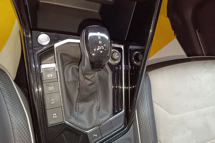 Used Volkswagen Tayron X 2020 330TSI Two-Wheel Drive Luxury Smart Connectivity Version Gear Lever