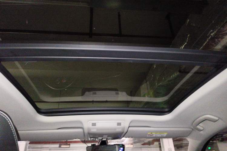 Used Volkswagen Tayron X 2020 330TSI Two-Wheel Drive Luxury Smart Connectivity Version Headliner