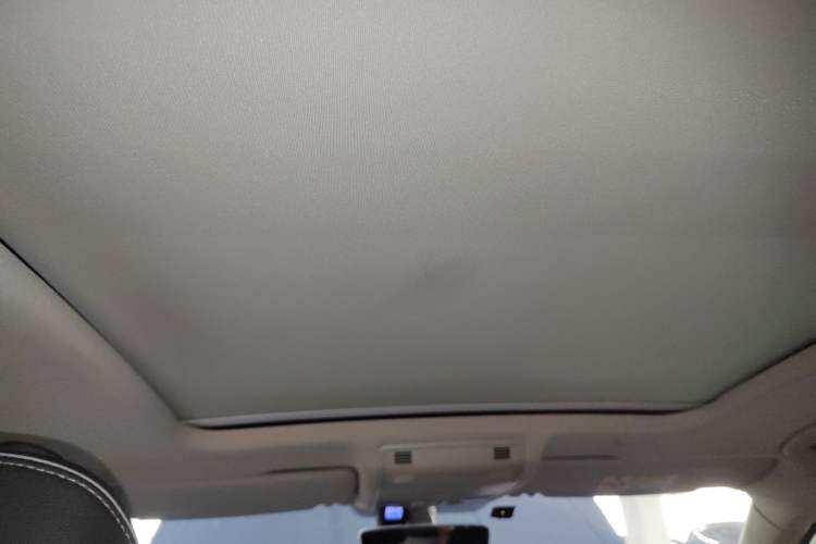 Used Volkswagen Tayron X 2020 330TSI Two-Wheel Drive Luxury Smart Connectivity Version Headliner