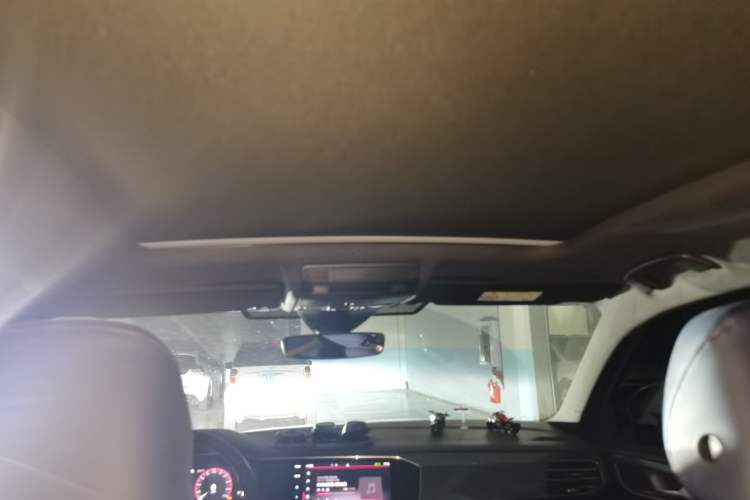 Used Volkswagen Tayron X 2020 380TSI Four-Wheel Drive Dynamic Connect Edition Headliner