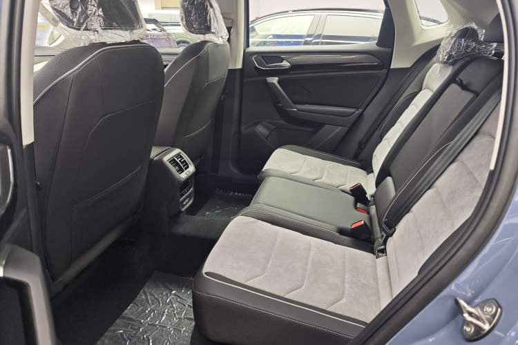 Used Volkswagen Tayron X 2020 330TSI Two-Wheel Drive Luxury Smart Connectivity Version Interior 3