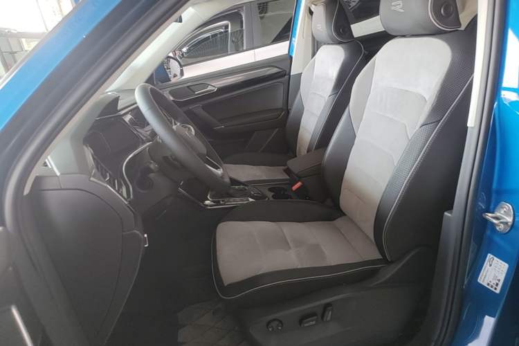 Used Volkswagen Tayron X 2020 330TSI Two-Wheel Drive Luxury Smart Connectivity Version Left Front Seat