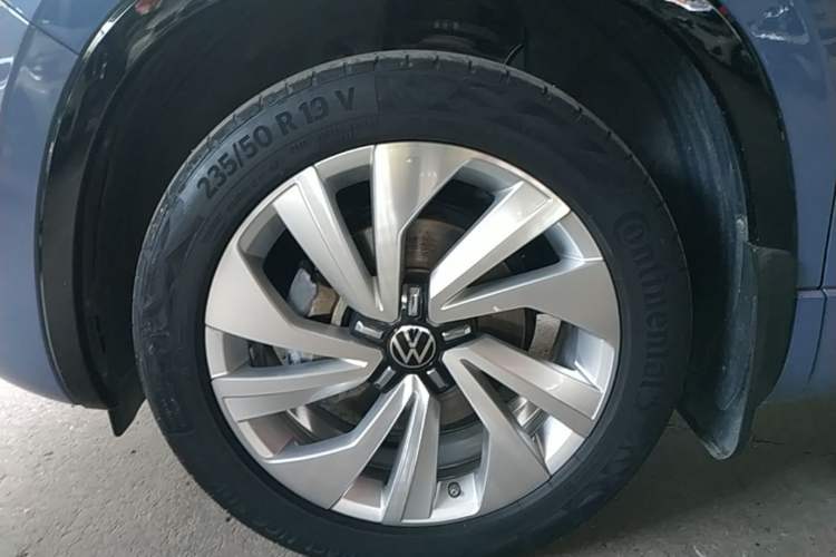 Used Volkswagen Tayron X 2020 330TSI Two-Wheel Drive Luxury Smart Connectivity Version Left Front Wheel Hub