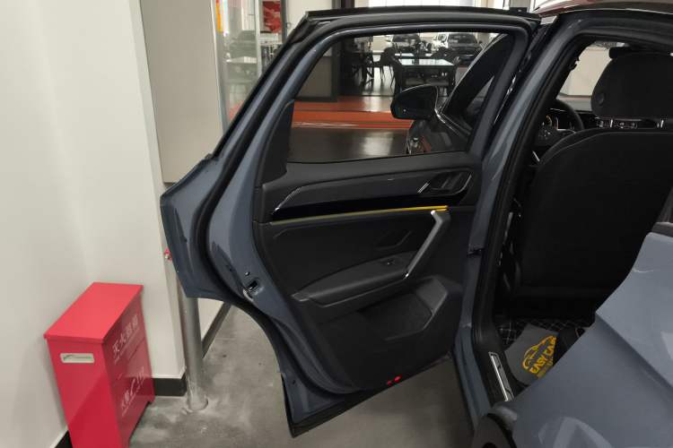 Used Volkswagen Tayron X 2020 330TSI Two-Wheel Drive Flagship Smart Connectivity Version Left Rear Door Interior