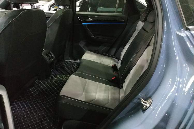 Used Volkswagen Tayron X 2020 330TSI Two-Wheel Drive Flagship Smart Connectivity Version Left Rear Seat