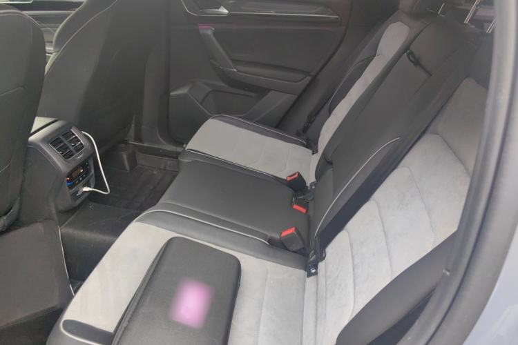 Used Volkswagen Tayron X 2020 330TSI Two-Wheel Drive Flagship Smart Connectivity Version Left Rear Seat