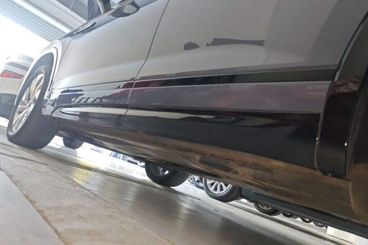 Used Volkswagen Tayron X 2020 330TSI Two-Wheel Drive Luxury Smart Connectivity Version Left Side Sill