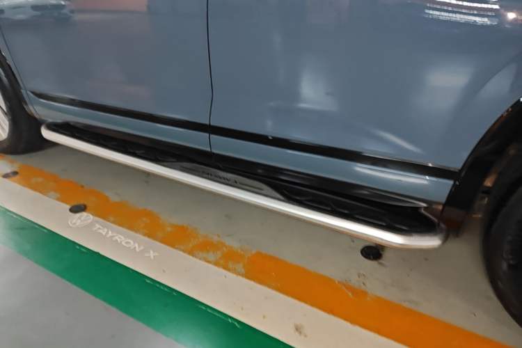 Used Volkswagen Tayron X 2020 330TSI Two-Wheel Drive Luxury Smart Connectivity Version Left Side Sill