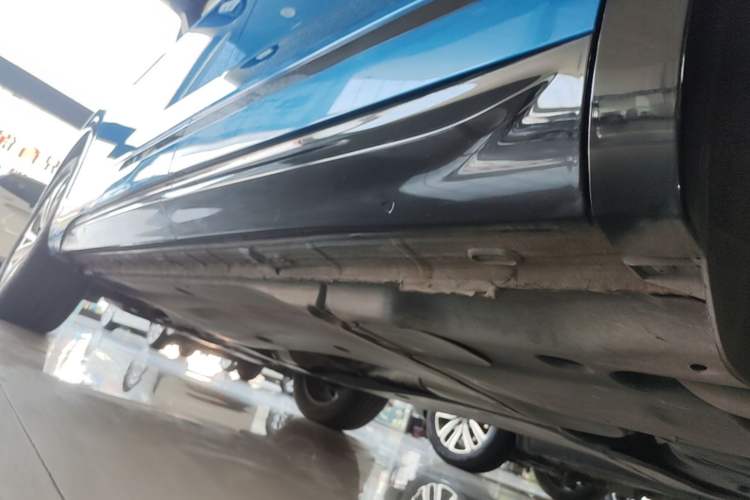 Used Volkswagen Tayron X 2020 330TSI Two-Wheel Drive Luxury Smart Connectivity Version Left Side Sill