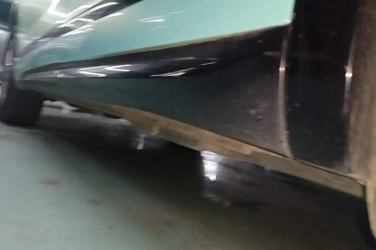 Used Volkswagen Tayron X 2020 330TSI Two-Wheel Drive Luxury Smart Connectivity Version Left Side Sill