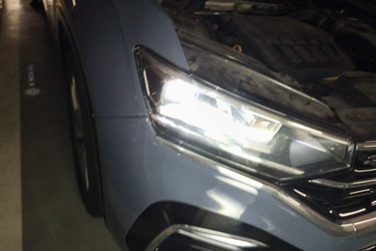 Used Volkswagen Tayron X 2020 330TSI Two-Wheel Drive Luxury Smart Connectivity Version Right Front Headlight