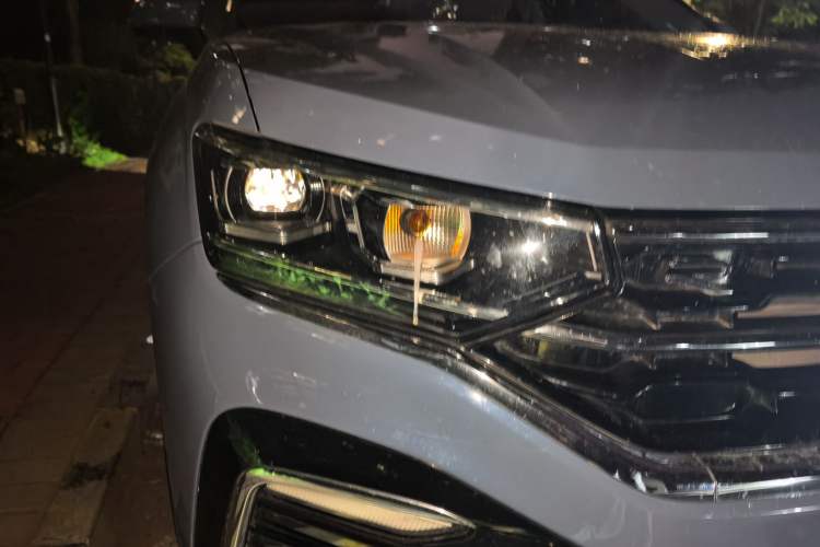 Used Volkswagen Tayron X 2020 330TSI Two-Wheel Drive Luxury Smart Connectivity Version Right Front Headlight