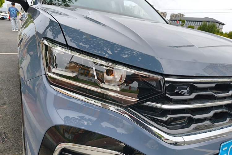 Used Volkswagen Tayron X 2020 330TSI Two-Wheel Drive Luxury Smart Connectivity Version Right Front Headlight