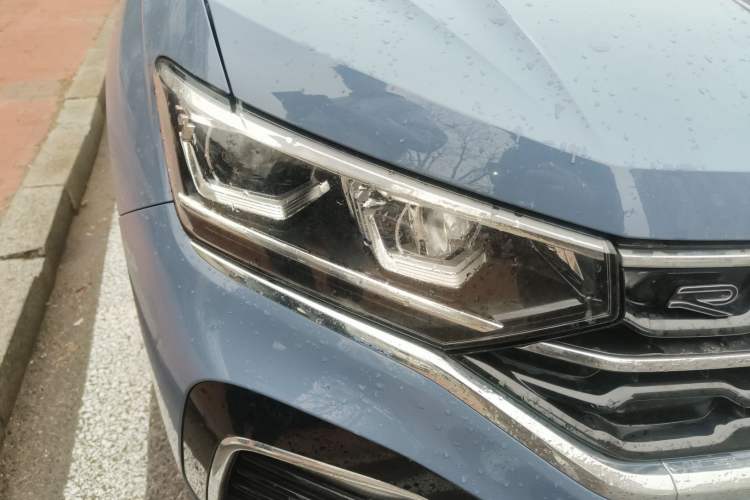 Used Volkswagen Tayron X 2020 380TSI Four-Wheel Drive Flagship Smart Connectivity Version Right Front Headlight