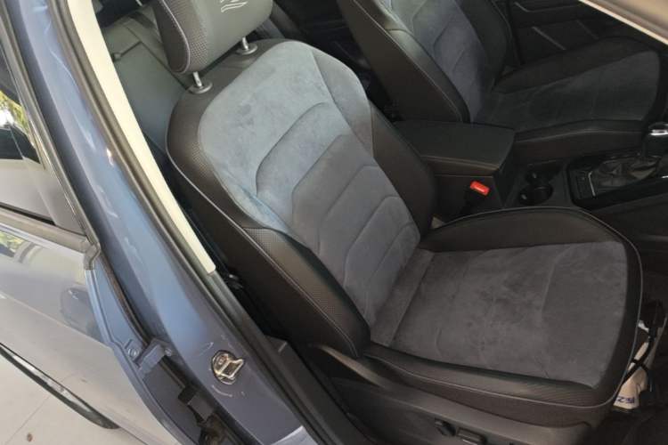 Used Volkswagen Tayron X 2020 330TSI Two-Wheel Drive Luxury Smart Connectivity Version Right Front Seat