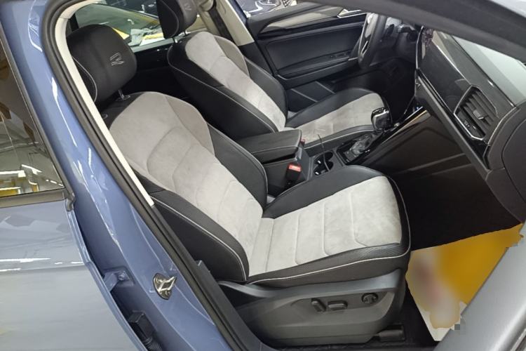 Used Volkswagen Tayron X 2020 330TSI Two-Wheel Drive Luxury Smart Connectivity Version Right Front Seat