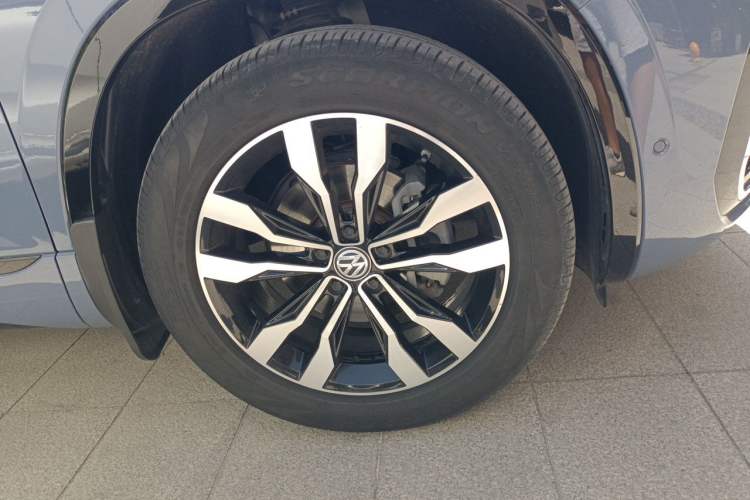 Used Volkswagen Tayron X 2020 380TSI Four-Wheel Drive Prestige Connected Version Right Front Wheel Hub
