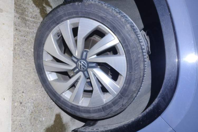 Used Volkswagen Tayron X 2020 330TSI Two-Wheel Drive Luxury Smart Connectivity Version Right Front Wheel Hub