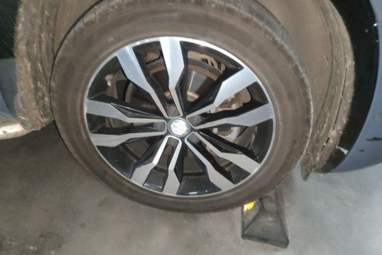 Used Volkswagen Tayron X 2020 380TSI Four-Wheel Drive Prestige Connected Version Right Front Wheel Hub