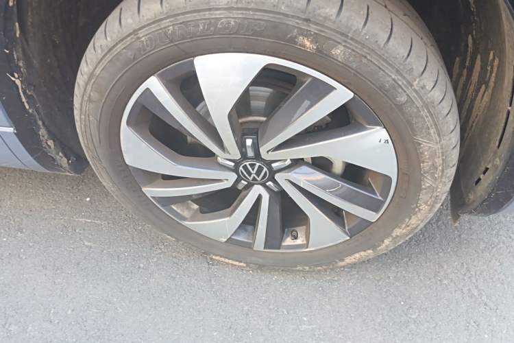 Used Volkswagen Tayron X 2020 380TSI Four-Wheel Drive Flagship Smart Connectivity Version Right Front Wheel Hub