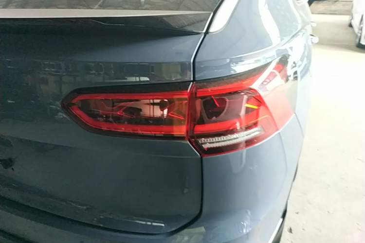 Used Volkswagen Tayron X 2020 330TSI Two-Wheel Drive Luxury Smart Connectivity Version Right Rear Taillight