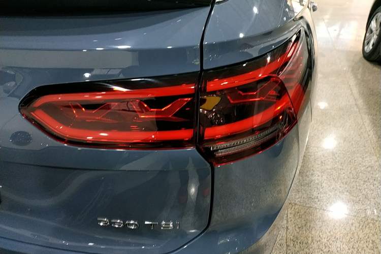 Used Volkswagen Tayron X 2020 330TSI Two-Wheel Drive Flagship Smart Connectivity Version Right Rear Taillight