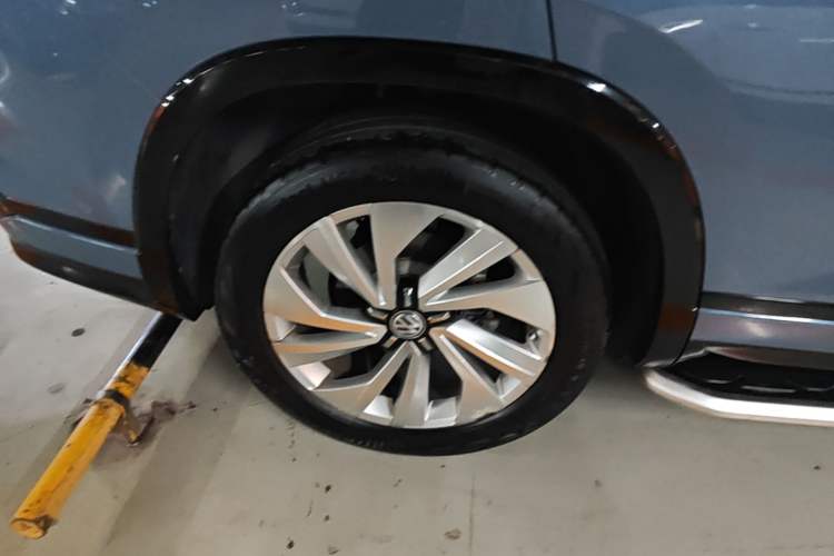 Used Volkswagen Tayron X 2020 330TSI Two-Wheel Drive Luxury Smart Connectivity Version Right Rear Wheel Hub