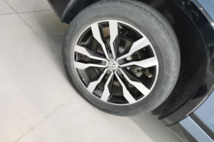 Used Volkswagen Tayron X 2020 380TSI Four-Wheel Drive Prestige Connected Version Right Rear Wheel Hub