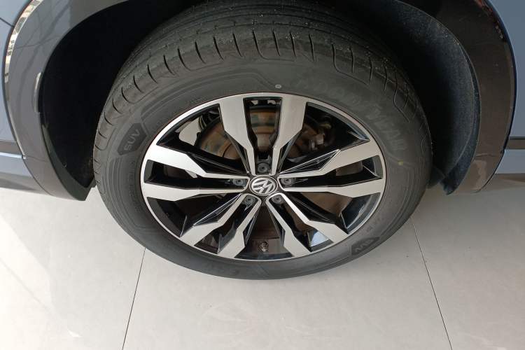 Used Volkswagen Tayron X 2020 380TSI Four-Wheel Drive Prestige Connected Version Right Rear Wheel Hub