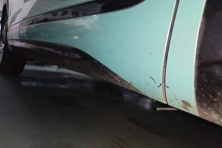 Used Volkswagen Tayron X 2020 330TSI Two-Wheel Drive Luxury Smart Connectivity Version Right Side Sill