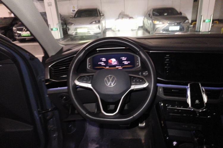 Used Volkswagen Tayron X 2020 330TSI Two-Wheel Drive Luxury Smart Connectivity Version Steering Wheel