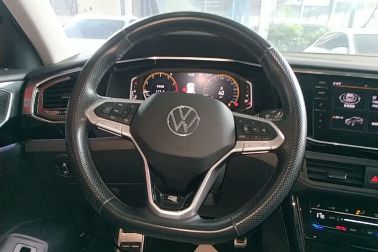 Used Volkswagen Tayron X 2020 330TSI Two-Wheel Drive Luxury Smart Connectivity Version Steering Wheel