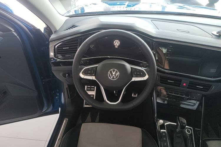 Used Volkswagen Tayron X 2020 330TSI Two-Wheel Drive Luxury Smart Connectivity Version Steering Wheel