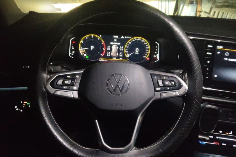 Used Volkswagen Tayron X 2020 330TSI Two-Wheel Drive Luxury Smart Connectivity Version Steering Wheel