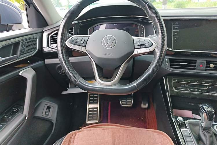 Used Volkswagen Tayron X 2020 330TSI Two-Wheel Drive Luxury Smart Connectivity Version Steering Wheel