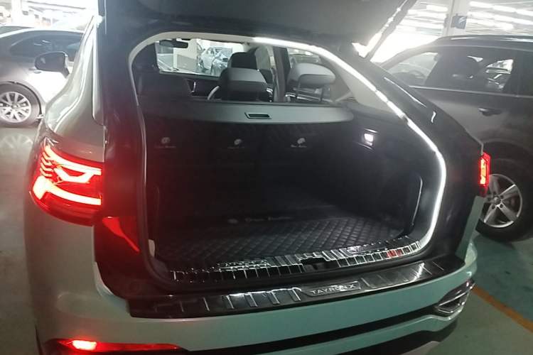 Used Volkswagen Tayron X 2020 330TSI Two-Wheel Drive Luxury Smart Connectivity Version Trunk