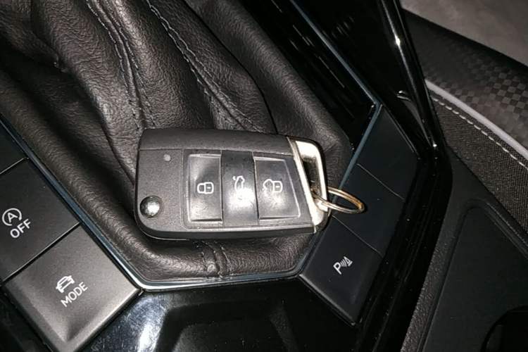 Used Volkswagen Tayron X 2020 330TSI Two-Wheel Drive Luxury Smart Connectivity Version Vehicle Key