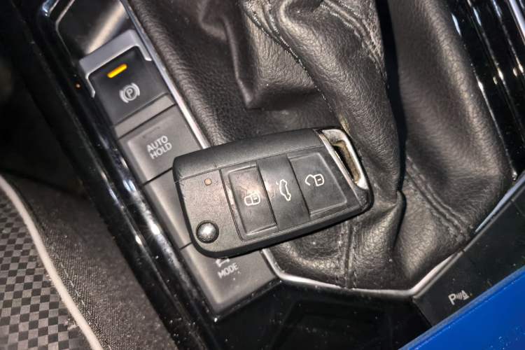 Used Volkswagen Tayron X 2020 330TSI Two-Wheel Drive Luxury Smart Connectivity Version Vehicle Key