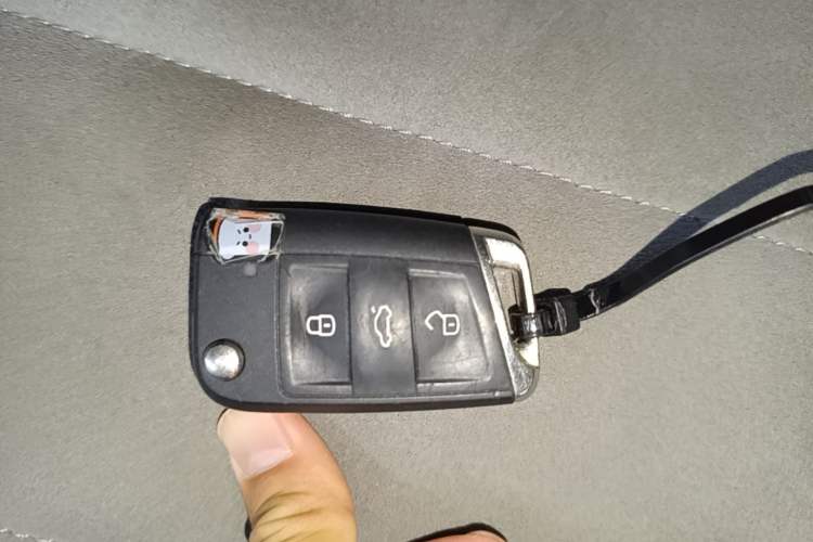 Used Volkswagen Tayron X 2020 330TSI Two-Wheel Drive Luxury Smart Connectivity Version Vehicle Key